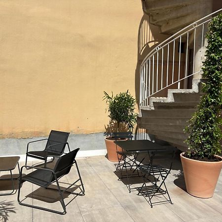 Studio Spacieux Avec Patio En Centre Ville 滨海卡瓦莱尔 外观 照片