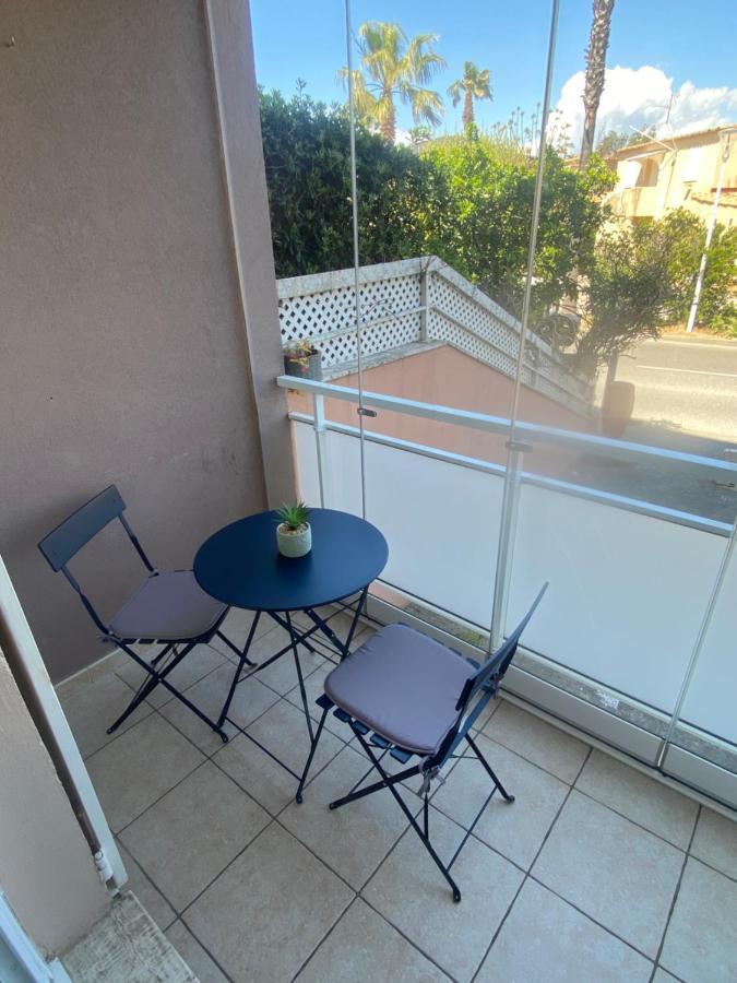 Studio Spacieux Avec Patio En Centre Ville 滨海卡瓦莱尔 外观 照片